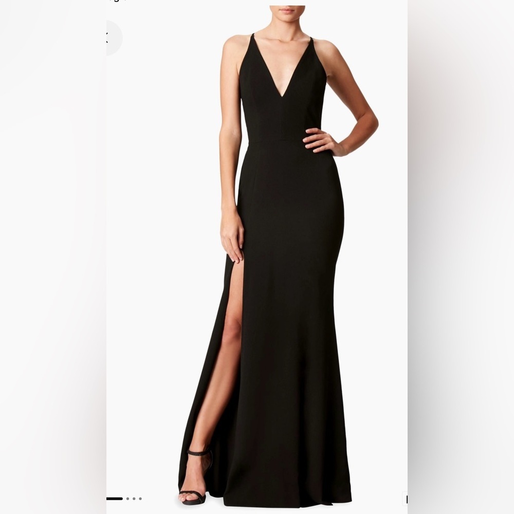 Dress The Population
Iris Sleeveless Mermaid Gown